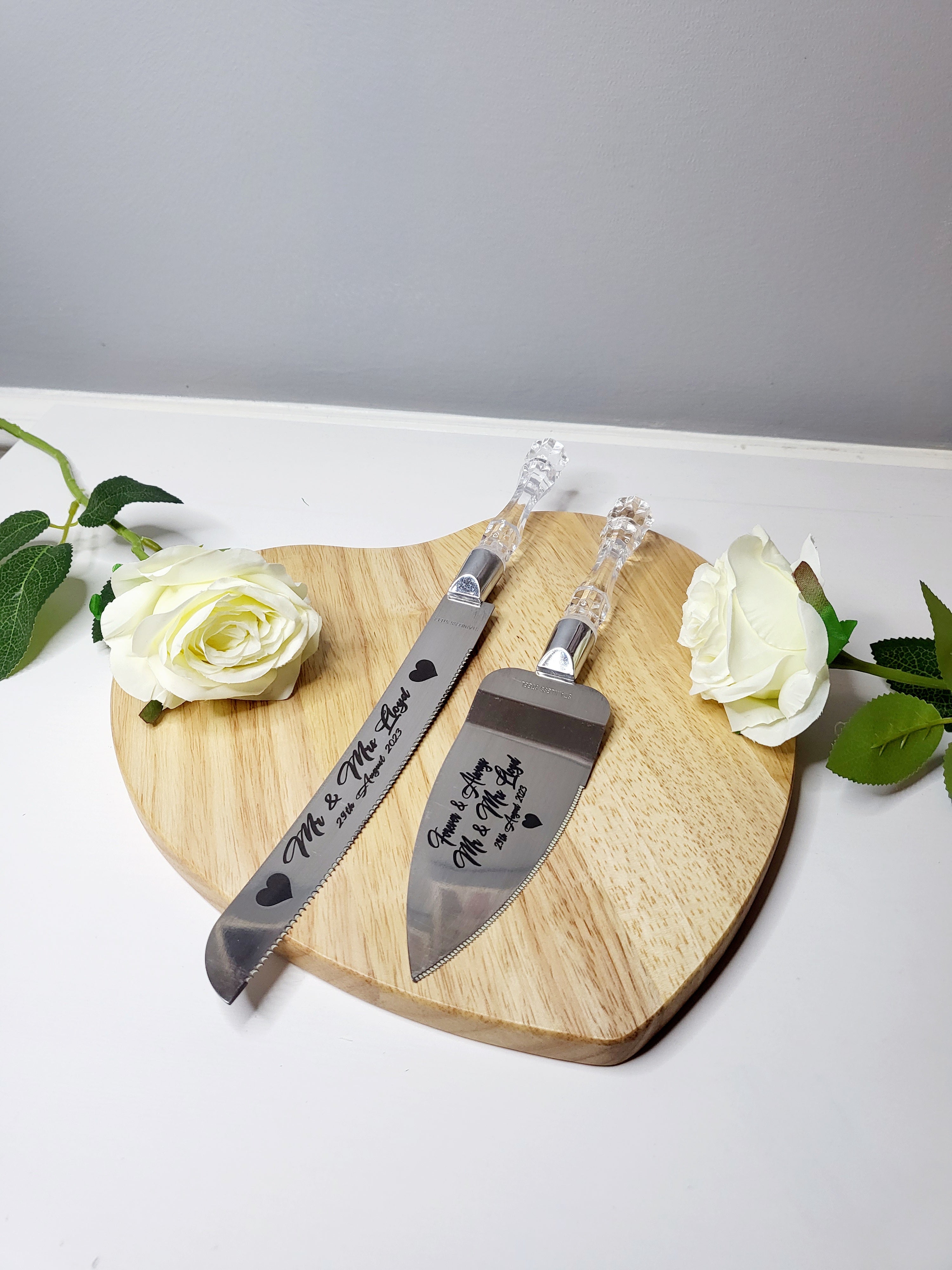 TEAYASON Personalised Wedding Cake Knife and Server Set, Stainless Steel  Cake Cutting Set, Cake Cutter and Cake Slice Set Gifts for Wedding,  Engagement, Anniversary, Party(Black) : Amazon.co.uk: Home & Kitchen